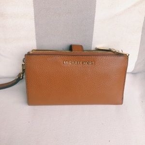 Michael Kors Wallet With Wristlet